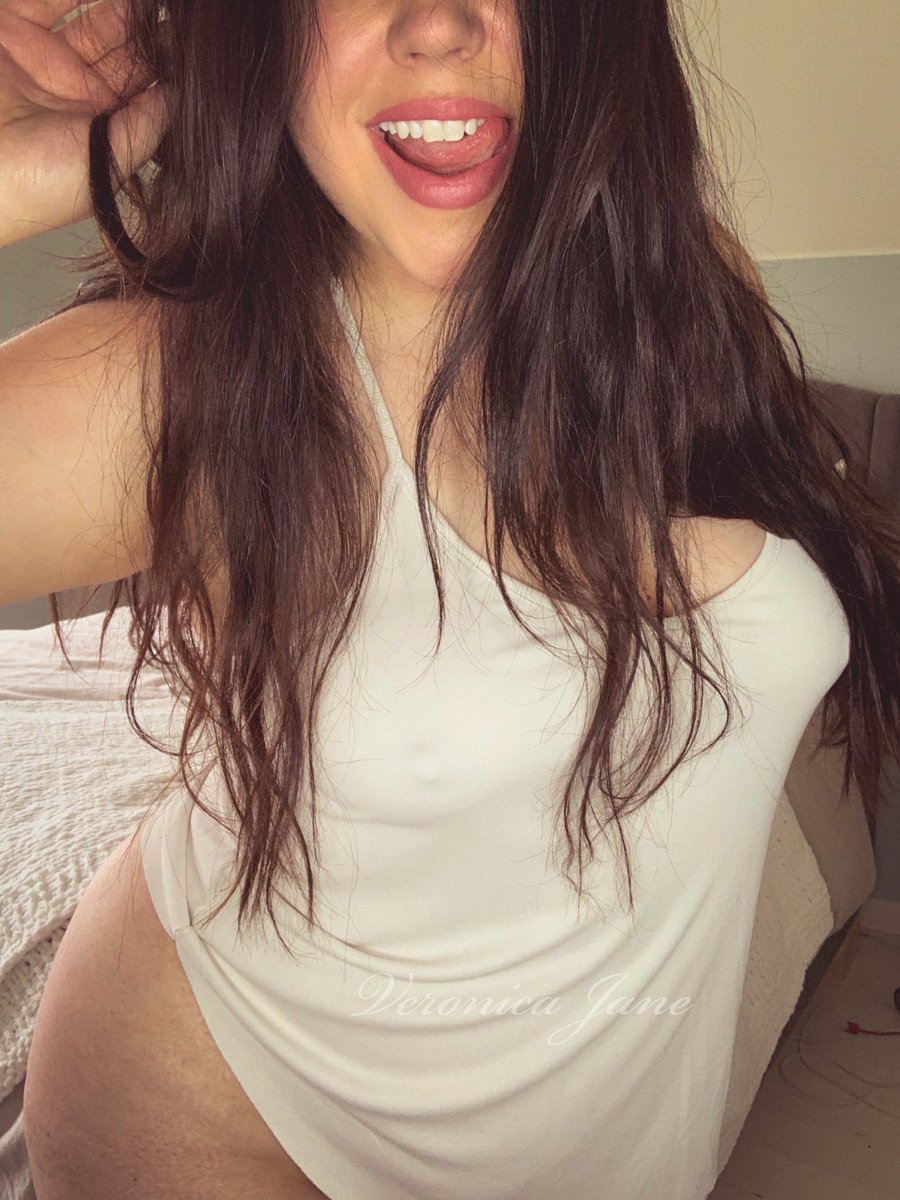 veronicajane___'s tweet photo. Happy FRIYAY!!!! 🍻 https://t.co/jY90nCMQpV