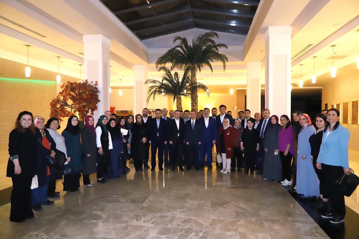 📍Afyonkarahisar 3 Kademe İlçe Başkanları İstişare Toplantısı

Bizler ilanihaye sürecek bir maratonun koşucularıyız. Her yerde, her koşulda, 7'den 70'e her yaştan vatandaşımızla el ele, gönül gönüle koşmaya devam edeceğiz.