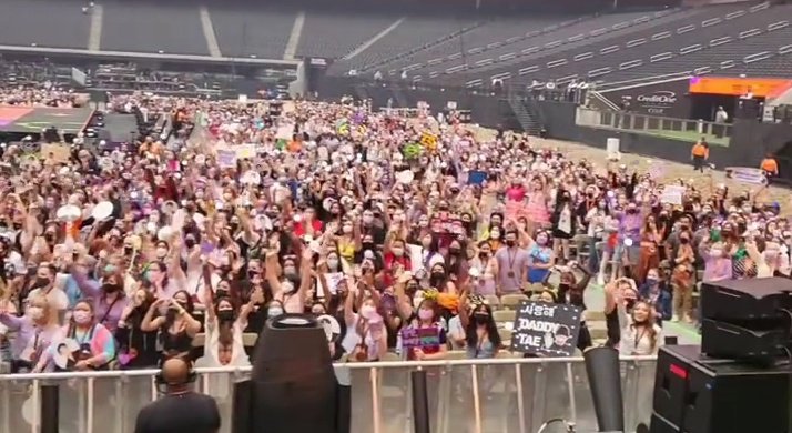 jwehope7's tweet photo. soundcheck @ las vegas, day one https://t.co/Ri1DSV86Ms