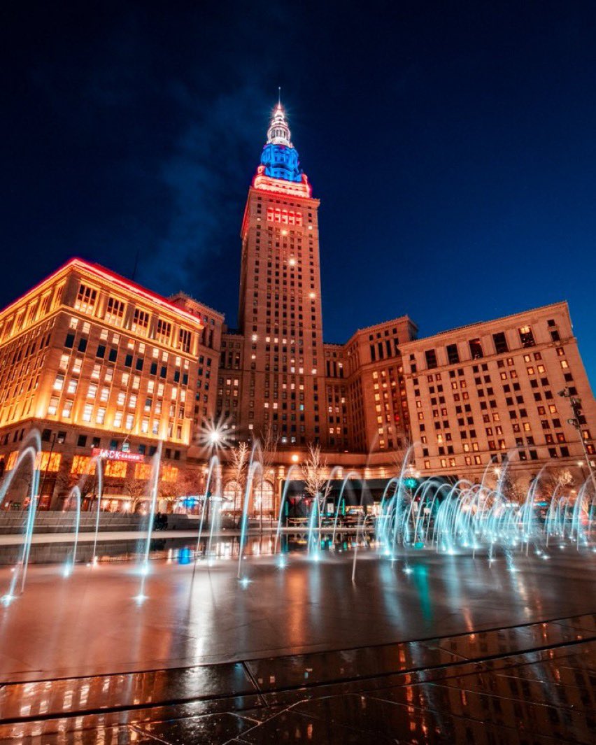 Terminal Tower CLE tweet media