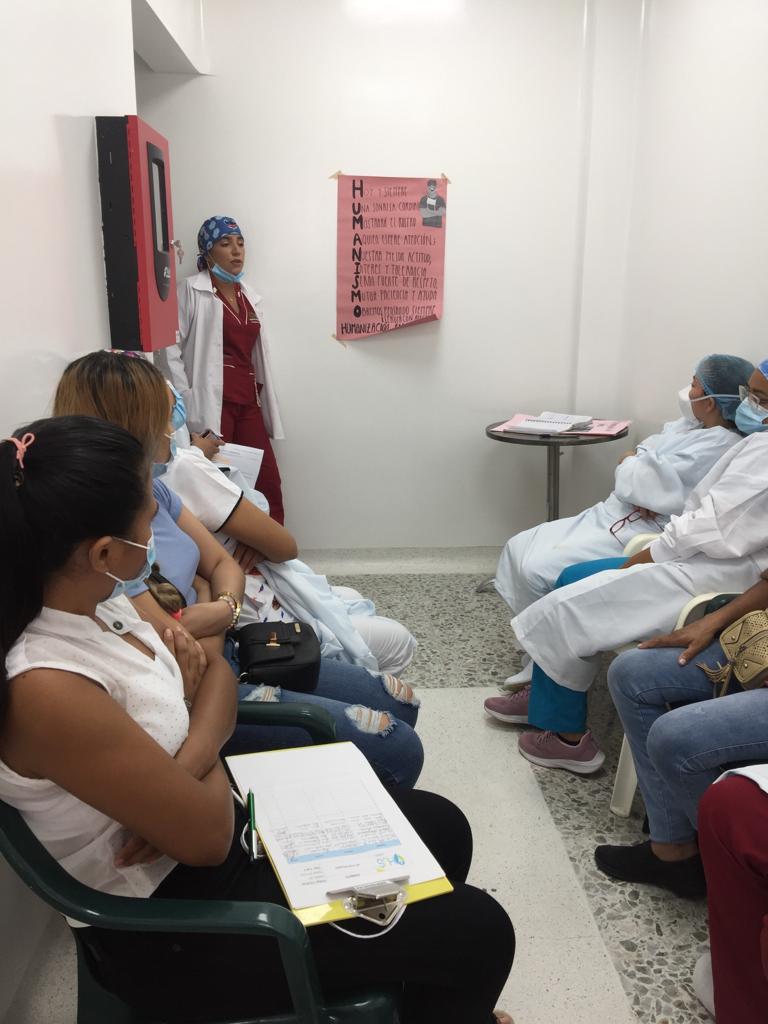 hussincelejo's tweet photo. #Capacitacion a todo el personal de la #UCI sobre #humanizaciondelosserviciosdesalud por parte de los estudiantes de #psicologia de #Cecar https://t.co/29Z0ljpdqW