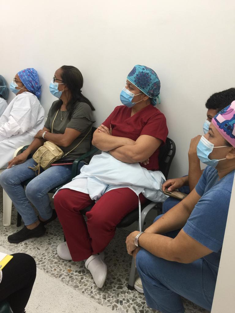 hussincelejo's tweet photo. #Capacitacion a todo el personal de la #UCI sobre #humanizaciondelosserviciosdesalud por parte de los estudiantes de #psicologia de #Cecar https://t.co/29Z0ljpdqW