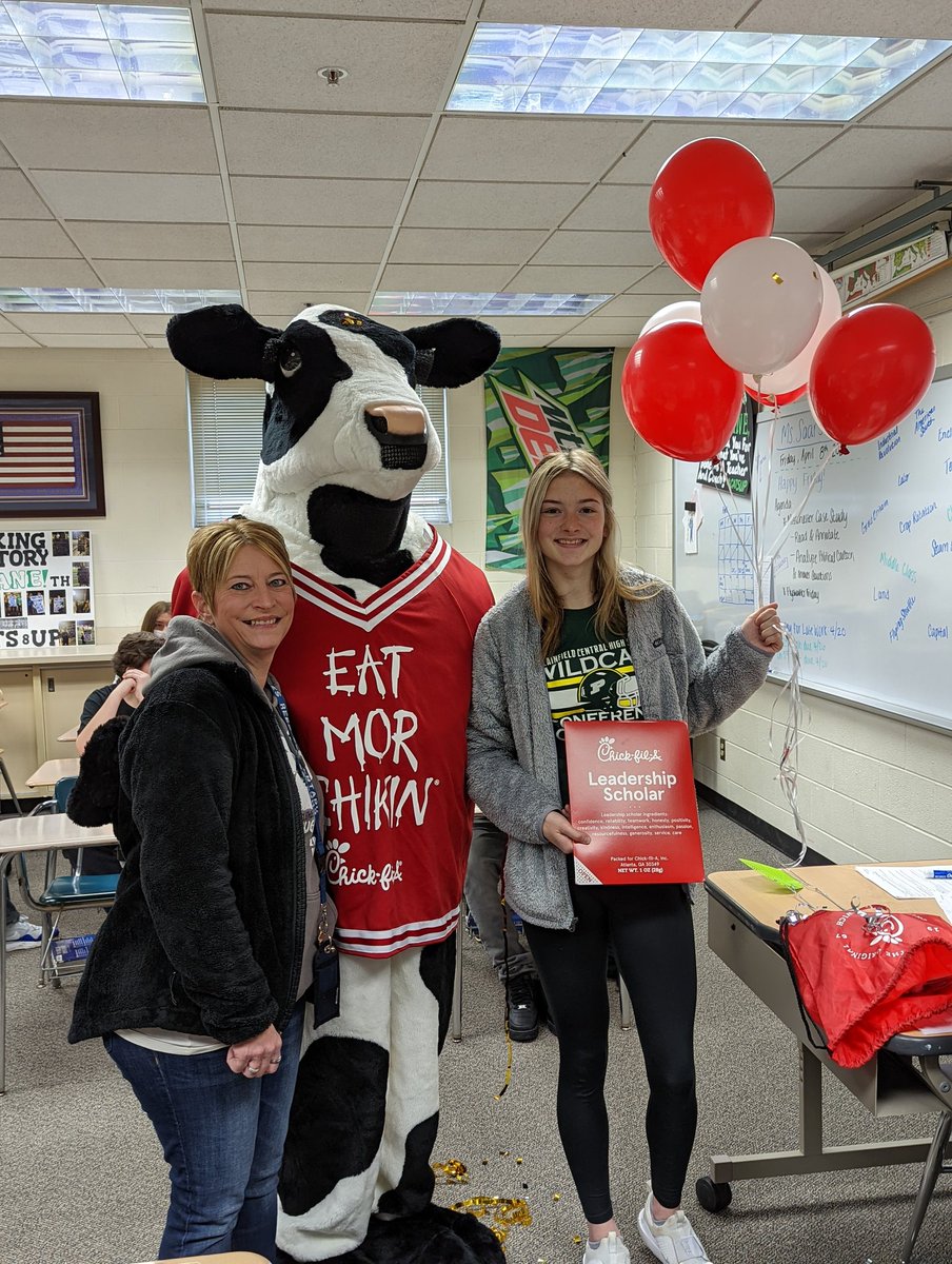 CoachKeanePHS's tweet photo. So happy and so proud of our manager Grace! She was selected for a scholarship by her work @ChickfilA for a scholarship! She's a football manager, plays basketball, and is captain of the soccer team. She's a blessing to our program and to so many!
@Garce37899167 @Mr_Chlebek https://t.co/4hJkx0ZRhH