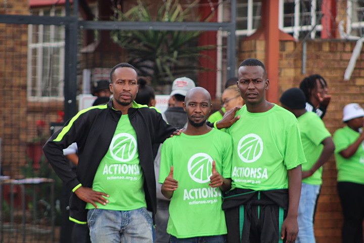 __Tshireletso_'s tweet photo. @ActionSA Students Chapter National Convener @TshepisoModiba6, Logistic Manager @Osaze_mabs and Tshwane University of Technology Chapter leader Supporting TNC Rosslyn Students Friday 08 April
#TheFutureIsNotAMistake
#ActionSAStudentsChapter π¬πΏπ¦π https://t.co/wNwkNnRsqn
