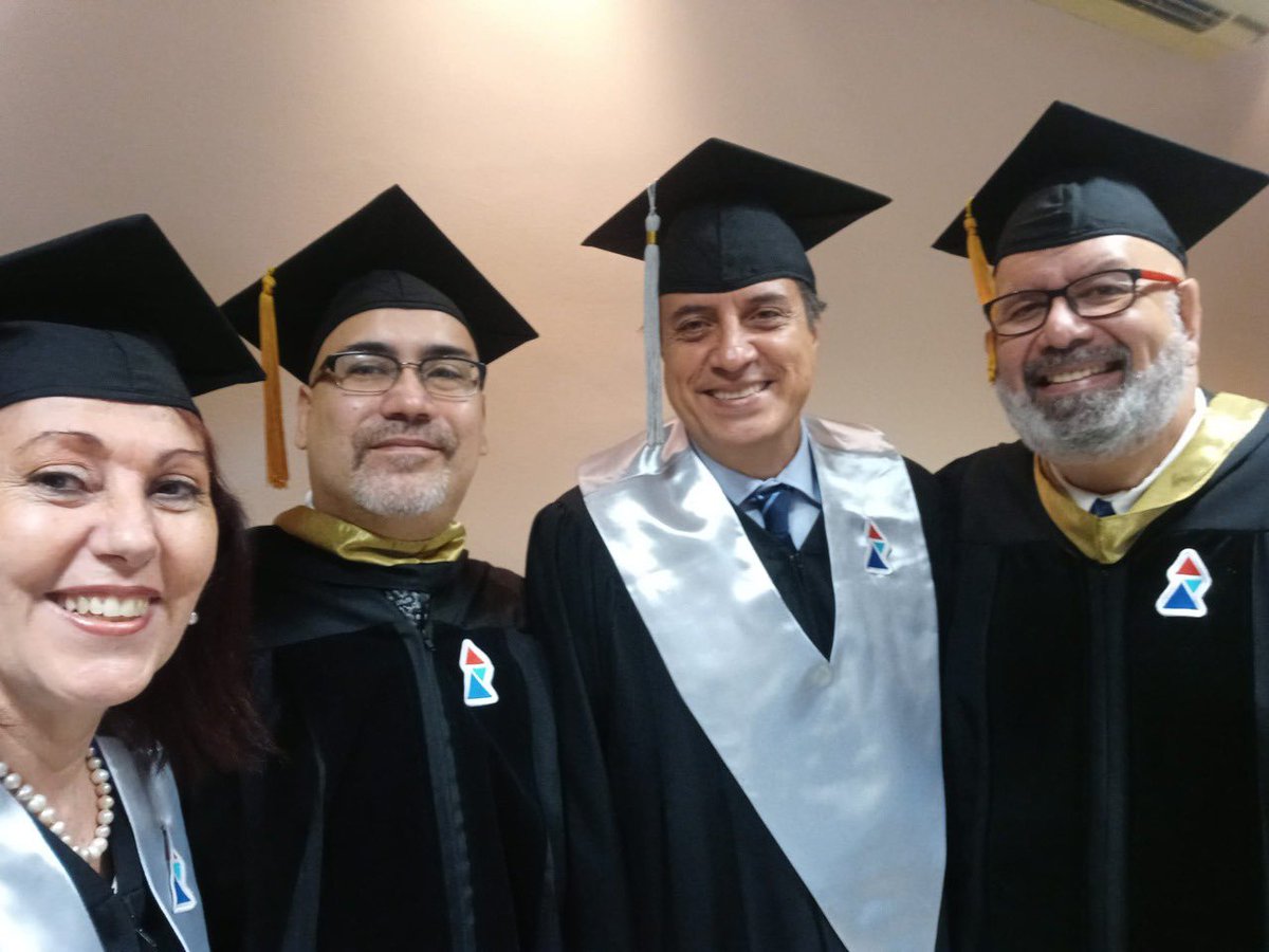 AS1966's tweet image. Día muy cargado de puras satisfacciones!!!  Ceremonia de Graduación de ArquiAmericanos y la oficializacion  de nuestra reacreditacion !!!