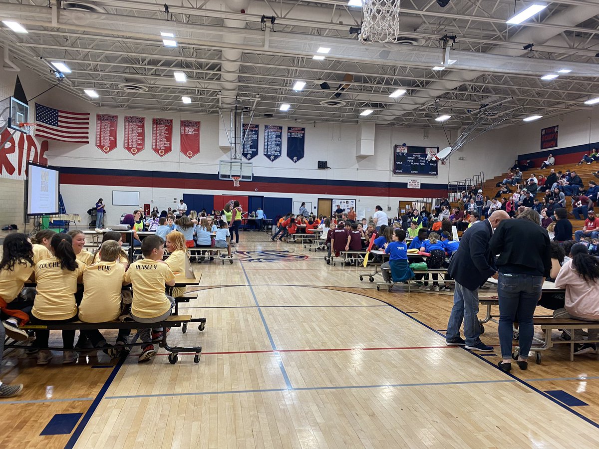 CoolBookNerd's tweet photo. Let the next round of Battle of the Books begin! Elmer Wolfe, Runnymede, and Taneytown Elementary battle it out at FSK! #ccplbookbattle https://t.co/BI2ooKYgoI