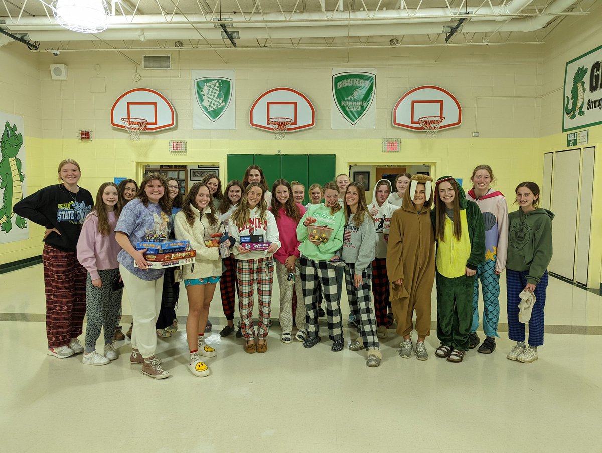 MortonXCTF's tweet photo. Team dinner/game night/pj's = Big Success
Big thanks to Grundy Elementary for hosting. You can catch these girls on the track tomorrow at Metamora https://t.co/evFV2kOJpw