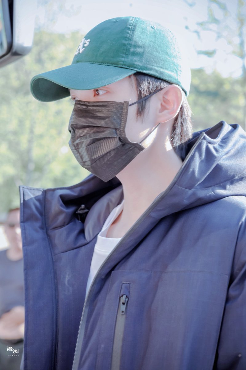 220409 | 📸 ทำงานเช้าขึ้นเรื่อยๆเลย✌️💚

(credit : 漫溯·罗一舟)

📣❌ขอความร่วมมือ งดแชร์รูปหรือคลิปในกองซีรีย์❌💚

#IXFORM
#หลัวอีโจว
#LuoYizhou
#罗一舟