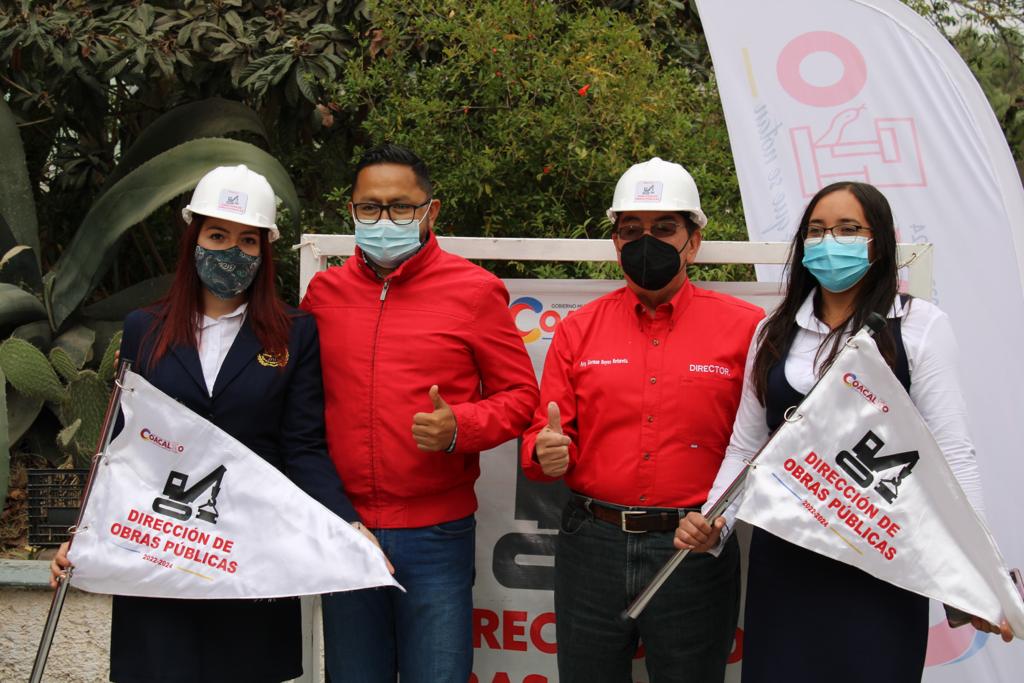 NormalCoacalco's tweet photo. La Escuela Normal de Coacalco agradece al Mtro. David Sánchez, presidente municipal y a su esposa María de Lourdes González Ocampo, por el apoyo en la construcción del arco techo en la explanada de nuestra institución. https://t.co/xTsp5NOmdM