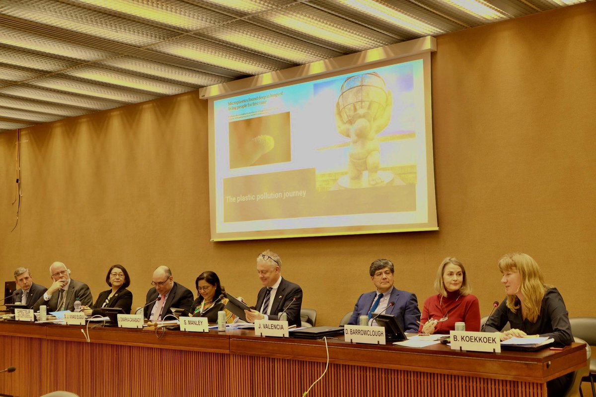 Ecuador_OMC's tweet image. #OceansForum 🌊🦈🦭 Excellent  conduction by H.E. Ms. Usha Chandnee Dwarka-Canabady, Chair of the #Forum | Addressing trade-related aspects of marine litter and plastic pollution with @NorwayAmbWTO @SimonManleyFCDO @brenda_koekkoek @DavidJVivas1