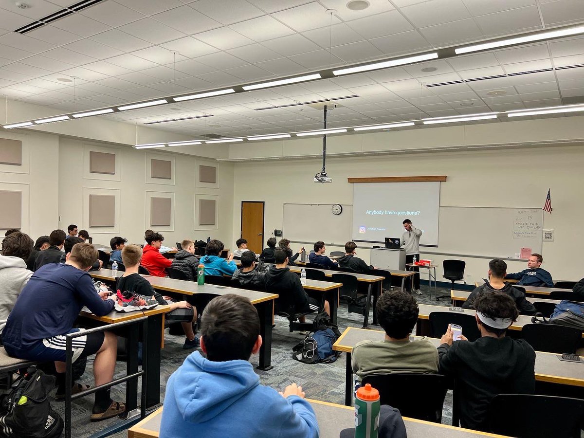 AT_MensVB's tweet photo. Today we were lucky to welcome former player and AT grad Jonathan Valentini to talk to the program. Valentino’s team took 3rd in state and he went on to play at Benedictine and intern at UCLA. He now works at Hustle in Addison. Once a Blazer always a Blazer! https://t.co/xsiLgzJqXt