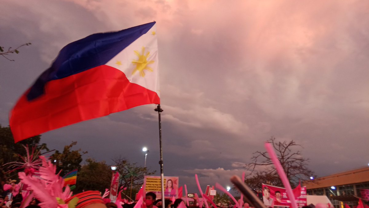 bam2ly's tweet photo. "Pagkatapos ng eleksyon hindi lang pink ang paglilingkuran. Ang pangako ko po sa inyo, βpag ako naging pangulo, walang kulay-kulay na titignan, magiging pangulo po ako ng lahat.β (Robredo, 2022).
#TalindegPangasinan #AnggapoySolidNorth https://t.co/4yKYyciceg