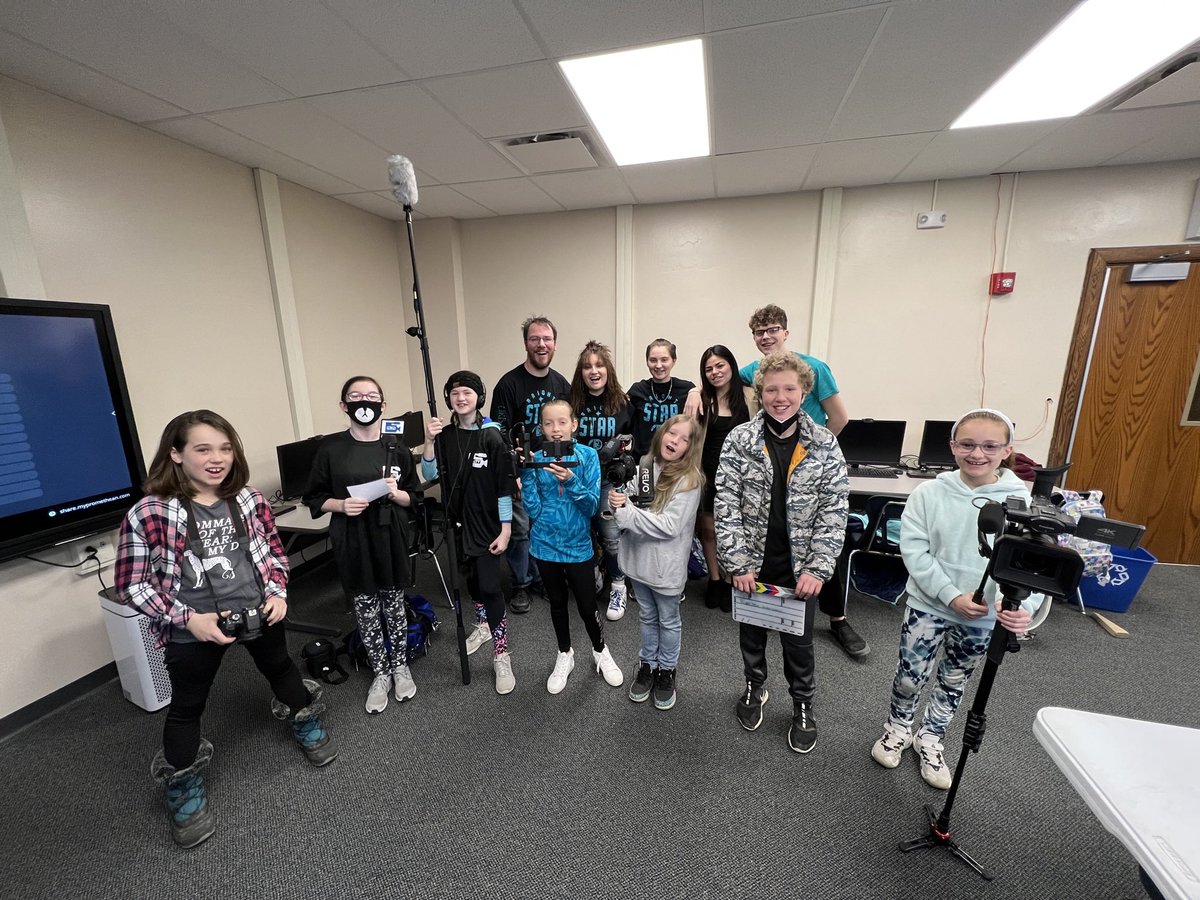 jmitchellPCSD's tweet photo. Busy two weeks at Peru Elementary Television (PETV)!  Students conducted interviews of renowned blues musician Kevin Burt, and members of the Drama Club after their recent musical.  They also started filming their first news episode today! @peru_csd @ndamianiPCSD @kevinburtmusic https://t.co/Jc47MtaVLN