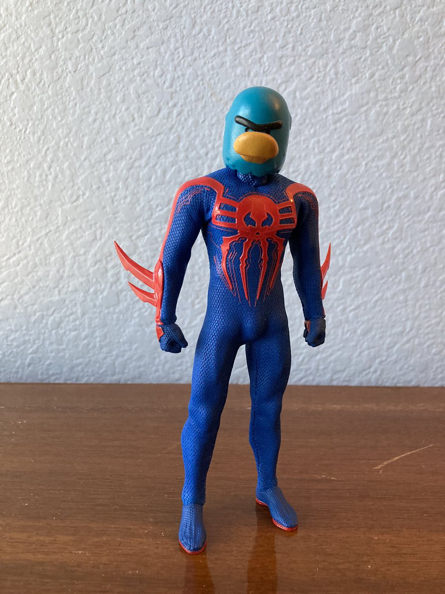 New Mezco 2099 Spider-Man with goose faba!!! @roccothegreat @ReelShiftJoe @KingdomFigure https://t.co/mn0mFK79fl