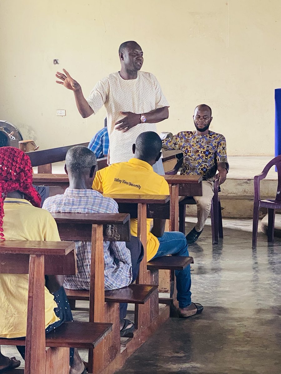 SeneWest's tweet photo. Hon. John Nyarba, the DCE of Sene West District, visited the Drobe electoral region on April 6, 2022, accompanied by numerous senior Assembly employees, to engage with locals and answer questions concerning their progress. @LGSghana @mlgrdgov @GhanaPresidency @moigovgh https://t.co/uz8UAmm5U4