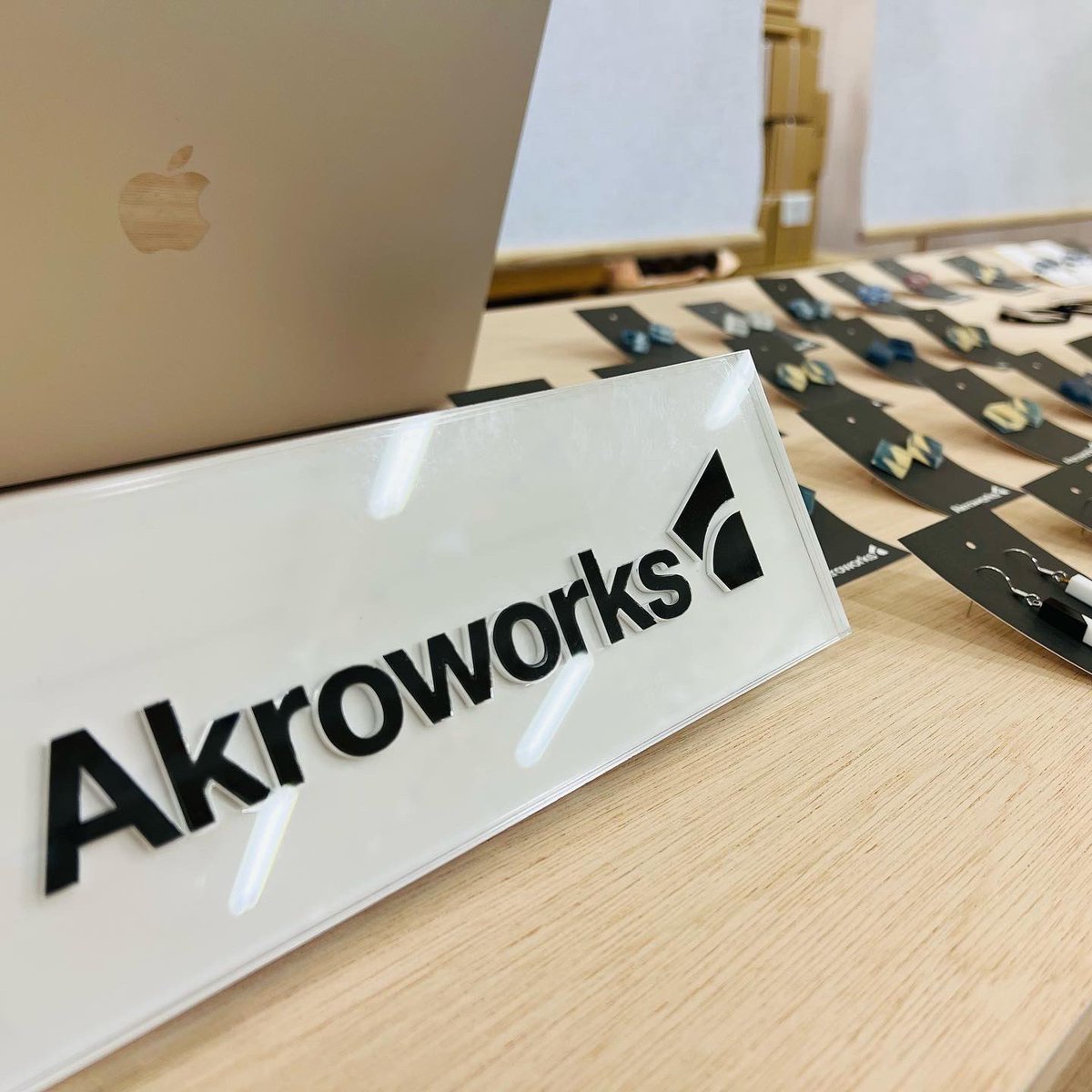 Akroworks's tweet photo. 本日、テーブル工房kiki様にて、屋台市に出店しております。
新作も多数出品。
ぜひお越しください。

ピアス・イヤリング 1,500円
（ピアスはイヤリング金具に変更可能*一部除く）
ヘアゴム 700円
マグネット 500円 https://t.co/1GdeaVAmsW