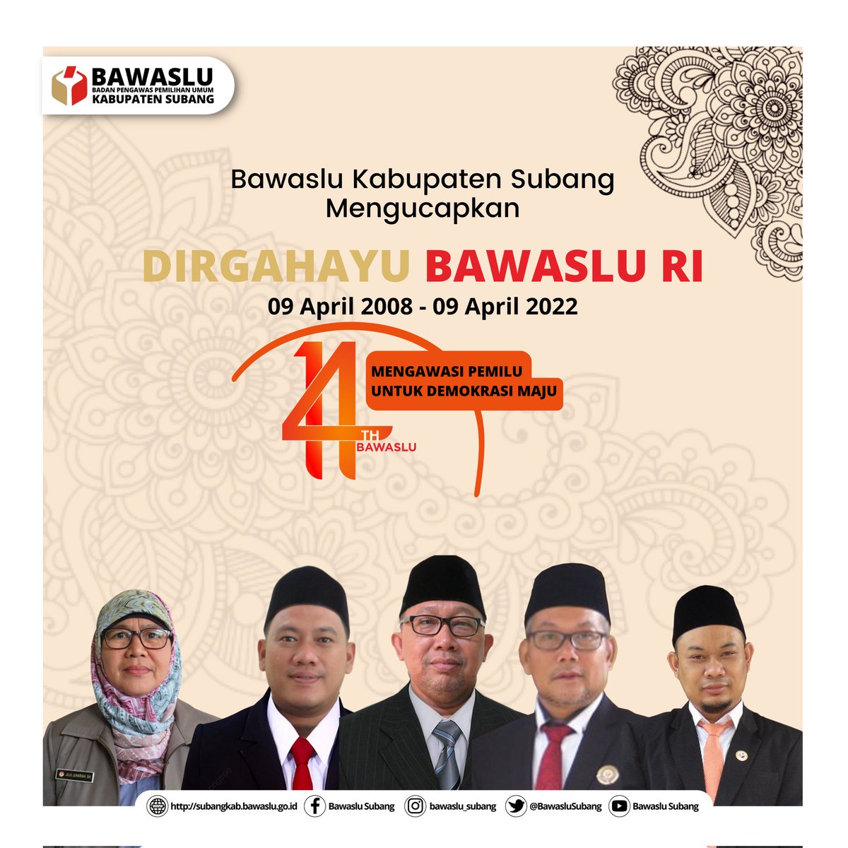 BawasluSubang's tweet photo. #sahabatbawaslu

14 tahun Bawaslu mengawasi pemilu untuk demokrasi maju.

Selamat ulang tahun Bawaslu, semoga Bawaslu menjadi lembaga terdepan dalam mengawal dan mengawasi tahapan pemilu.

#bawaslu
#bawasluri
#bawaslujabar
#bawaslusubang https://t.co/KeAHlgODvN