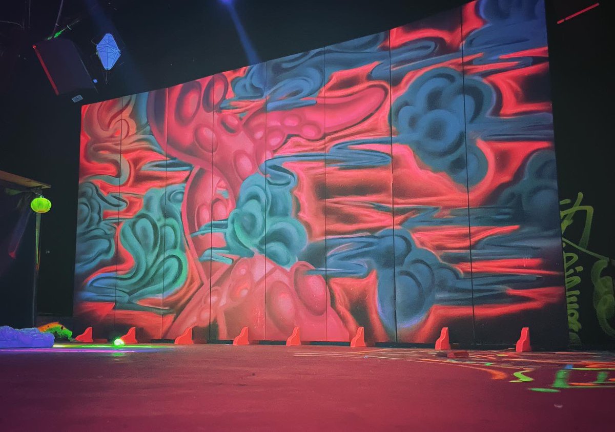 flybroccli's tweet photo. Deep in the mirror,Close your eyes, feel the light, hug and go through the clouds,Welcome back to reality,☝️#阴阳 #Dream #Graffiti #touch #consciousness
#balance #cognition #NFT #Analysis of dreams https://t.co/j1FS1JAJB8