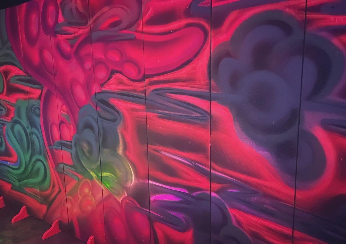flybroccli's tweet photo. Deep in the mirror,Close your eyes, feel the light, hug and go through the clouds,Welcome back to reality,☝️#阴阳 #Dream #Graffiti #touch #consciousness
#balance #cognition #NFT #Analysis of dreams https://t.co/j1FS1JAJB8