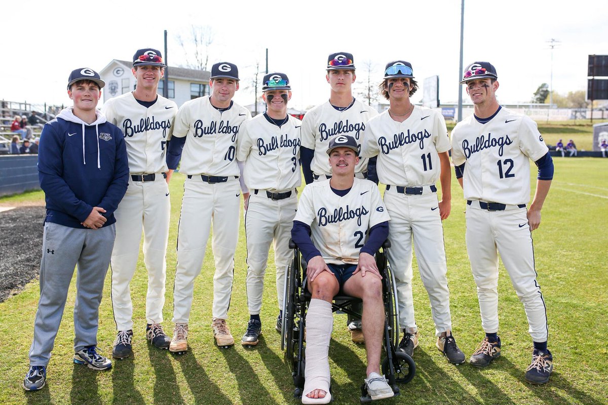 PeggyRoweps's tweet photo. 2022 Bulldog Baseball ⚾️ Senior Night @tim_radio @samuelforbus @JayDW13 @LukeBrewer84 @StrozierDylan https://t.co/dkxa37edbO