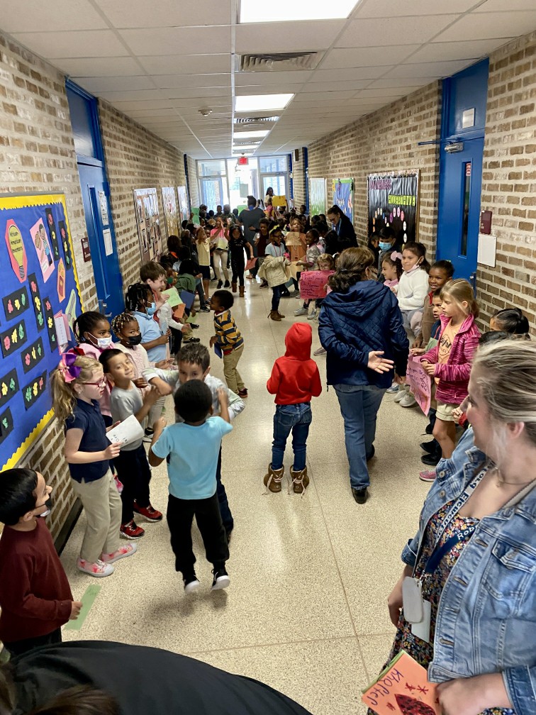 dr_r_farooq's tweet image. Tier II leaders at @ashfordeagles were met with pleasant surprises this week. Grateful for a leader who recognizes the work of all. We&apos;re moving mountains on the #westside. It definitely comes with a story. Thank you Dr. Vasquez and Dr. Napoleon. @kylenervasquez @NapoleonTiffany