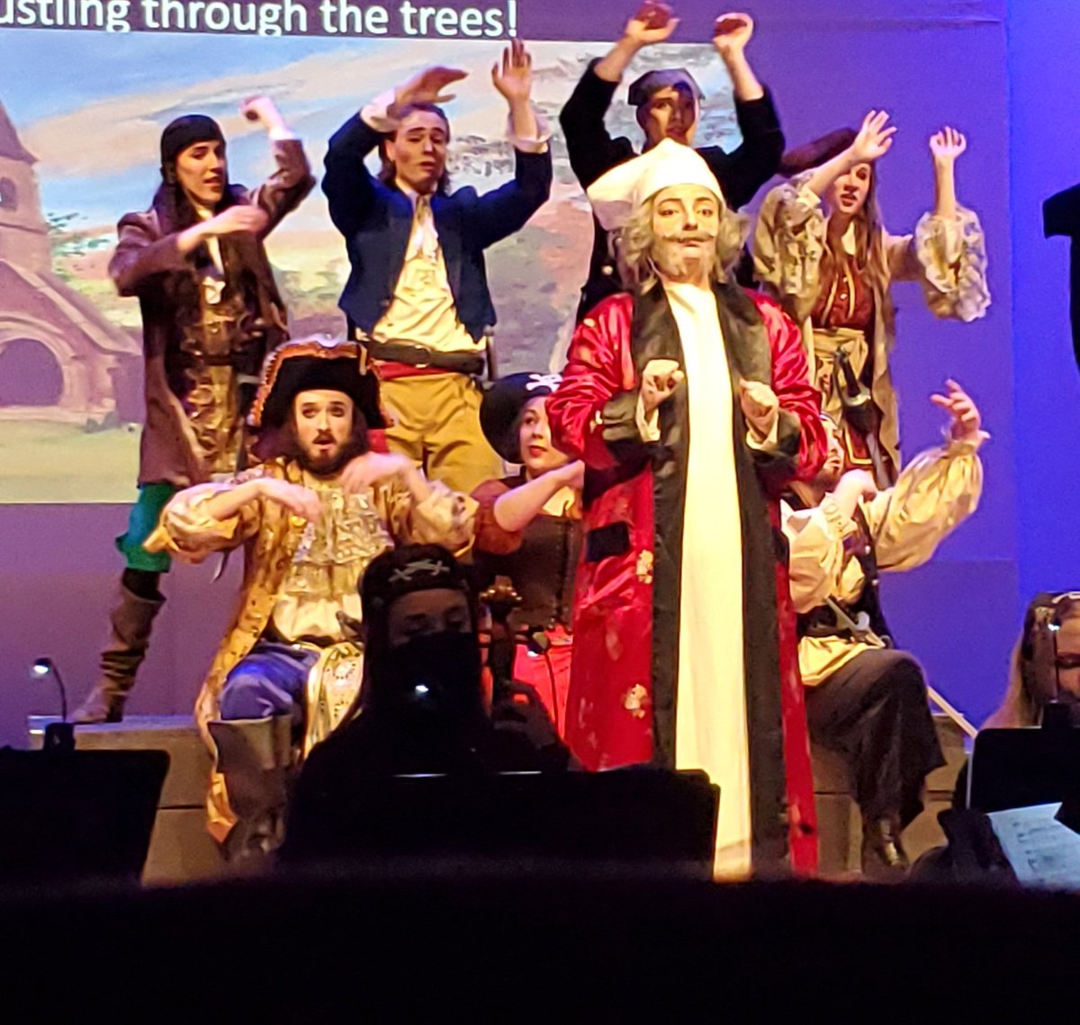 cooper_thara's tweet photo. @univpugetsound opera https://t.co/ikRlyaH50J