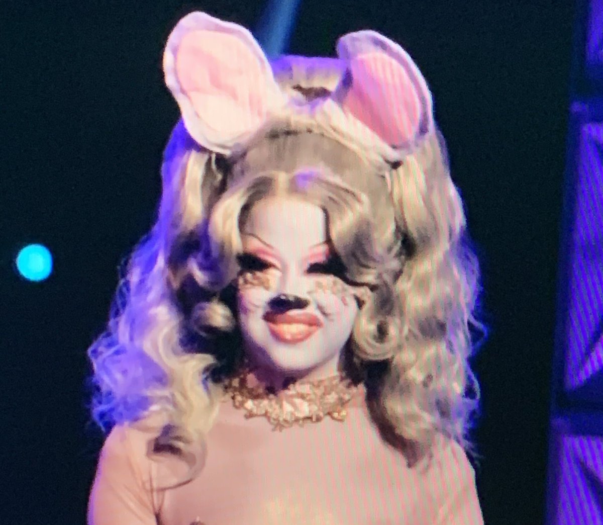 janlovebot's tweet photo. Can we talk about how AMAZING Willow is in every department? She’s funny, but she’s also able to compose herself. She’s one of the most creative people I’ve ever SEEN on this show! @WillowPillQueen , you truly are one of the most talented queens we’ve ever had on the show ❤️ https://t.co/qhzYuYKZNn