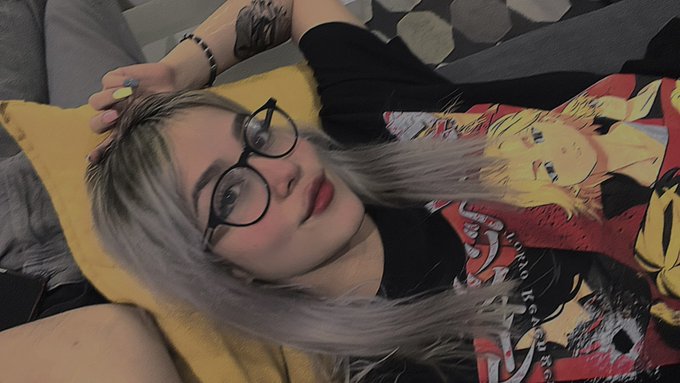 Tengo gafas nuevas 👓 https://t.co/MAPN9PPM8W