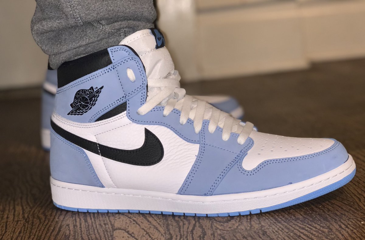 BigDmilz's tweet photo. It’s been a while. Today’s #Unds: AJ1 University blue thangs on feet. Shirt by @mrFOAMERSIMPSON and @young_buckets. #QuarantineDripCheck #kickcheck #snkrsliveheatingup #KOTD https://t.co/RATVDo3bKn