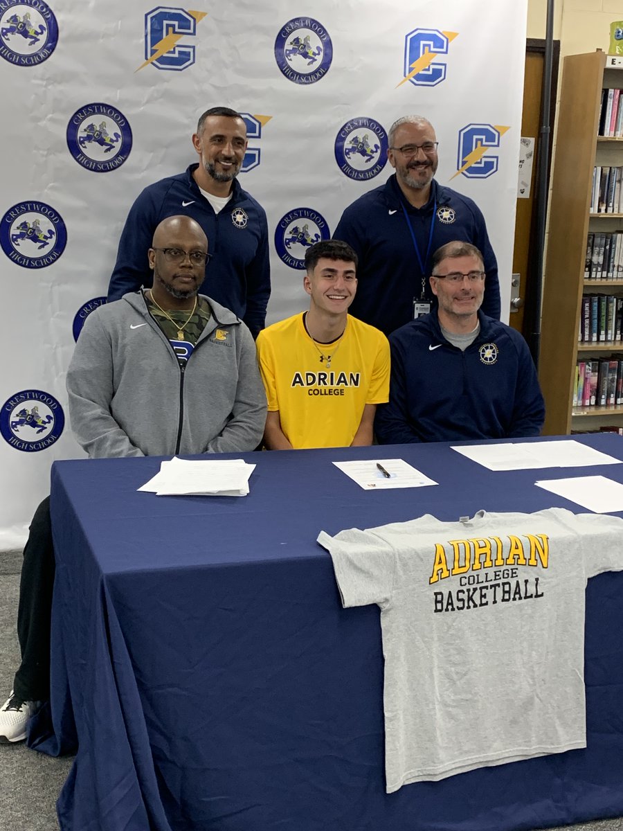 Crestwood_Ath's tweet photo. Congratulations to 3 Crestwood HS Senior athletes: Hass Abbas signing to play Basketball at Adrian College, Belal Beydoun and Jad Farhat signing to play soccer at UM Dearborn. Proud of our Chargers!  @hassabbas13 @CrestwoodHoops @CoachSammyMroue @leonwallace #Chargeon https://t.co/FIbDNznuwN