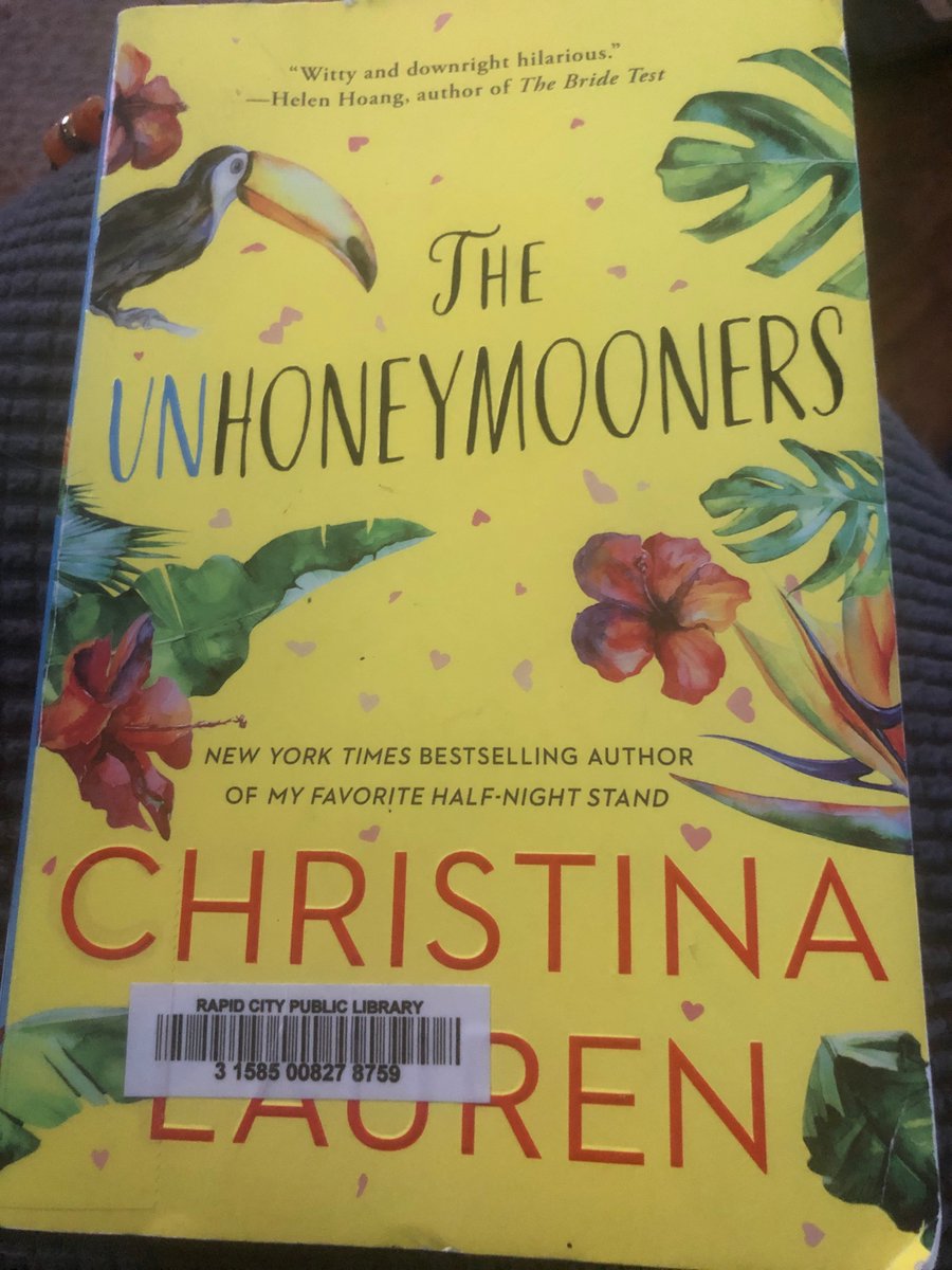 Jessica14107995's tweet photo. Started a new book this Friday! What are you reading this weekend? 
#TLDE2022 https://t.co/DJ5YRHO5JZ