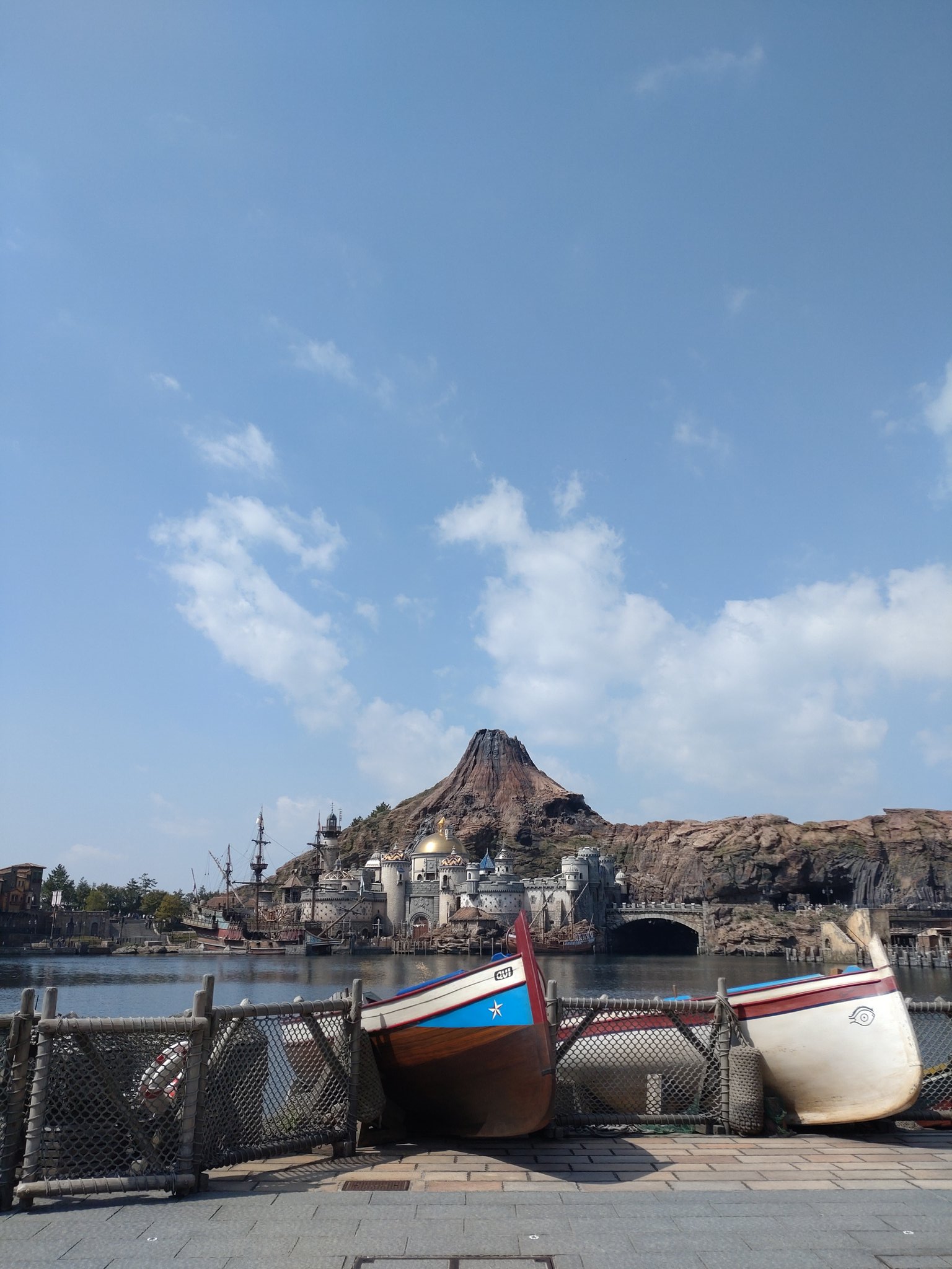 たなと たなtube ウェルカム 東京ディズニーシー 皆様こんにちは 今日は朝からディズニーシーです めちゃめちゃ良い天気 ノ 0 ノ 今日はディズニー写真上げるbotになるので よかったら見てねwww では 皆様よい一日を ლ O ლ たなと たなtube ウェルカム 東京ディズニーシー 皆様こんにちは 今日は朝からディズニーシーです めちゃめちゃ良い天気 ノ 0 ノ 今日はディズニー写真上げるbotになるので よかったら見てねwww では 皆様よい一日を ლ O ლ