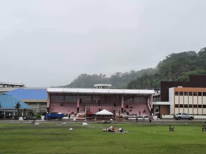 misshannahHhHh's tweet photo. Grabe mga BBM supporters mga balahura!
“The University of Eastern Phils called out the participants of yesterday's Uniteam rally at the Grandstand in Catarman Northern Samar for leaving their garbage behind.” #TalindegPangasinan #WalangSolidNorth #AuroraIsPink #PampangaIsPink https://t.co/My7lYePwL7