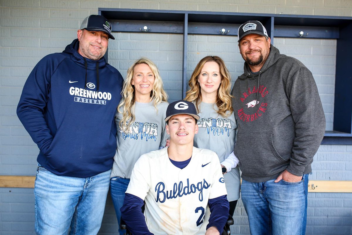 PeggyRoweps's tweet photo. 2022 Baseball Senior ⚾️ @LukeBrewer84 @tim_radio https://t.co/hVkRuPccyi