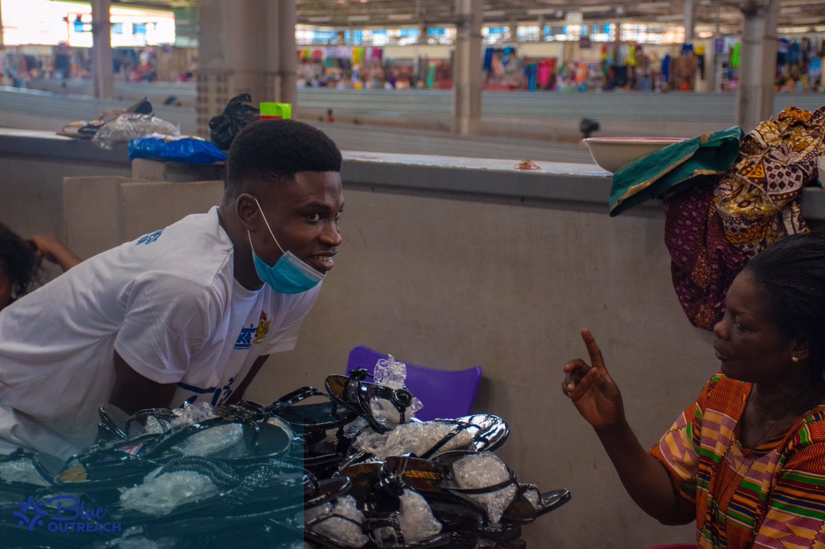 ekow_jr's tweet photo. 2nd April, 2022

During the flagship program on market outreach, I ceased the opportunity to interact with few market women on ‘the effect of government decisions on their business, e-levy, bookkeeping among others whiles I executed my job as the Head of Media. 

#BlueOutreach https://t.co/4JWjYYxf9U