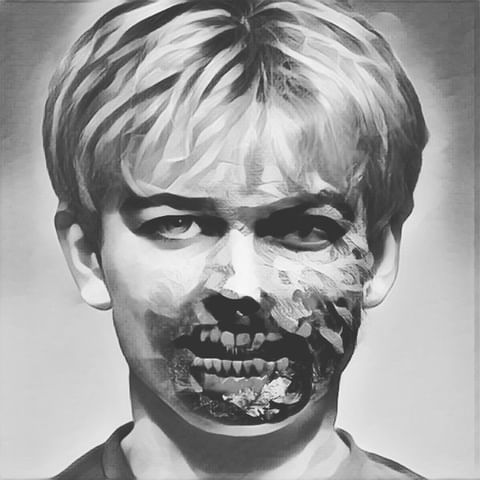 ZVictims's tweet photo. Ethan has been aggressive since childhood. He became a #zombie on purpose in order to show even more aggression.

No one believes in #zombies today. As long as the zombies don't attack. Read more in our profile.

https://t.co/xAbB9P0mue

#nft #nftart #nftcollector #nftcommunity https://t.co/32fEjDN61o