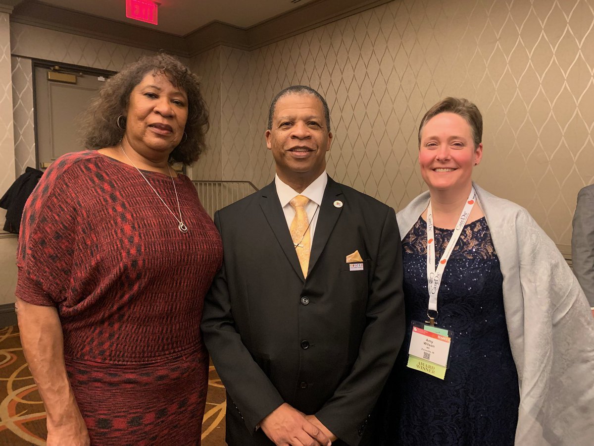 IUPedsKidney's tweet photo. So great to see @KidneyMDAmy recognized with the Medical Advisory Board Distinguished Service Award at #SCM22. Her work with @NKFofIndiana has bettered the life of our patients and their families. https://t.co/d31RWLOmQk