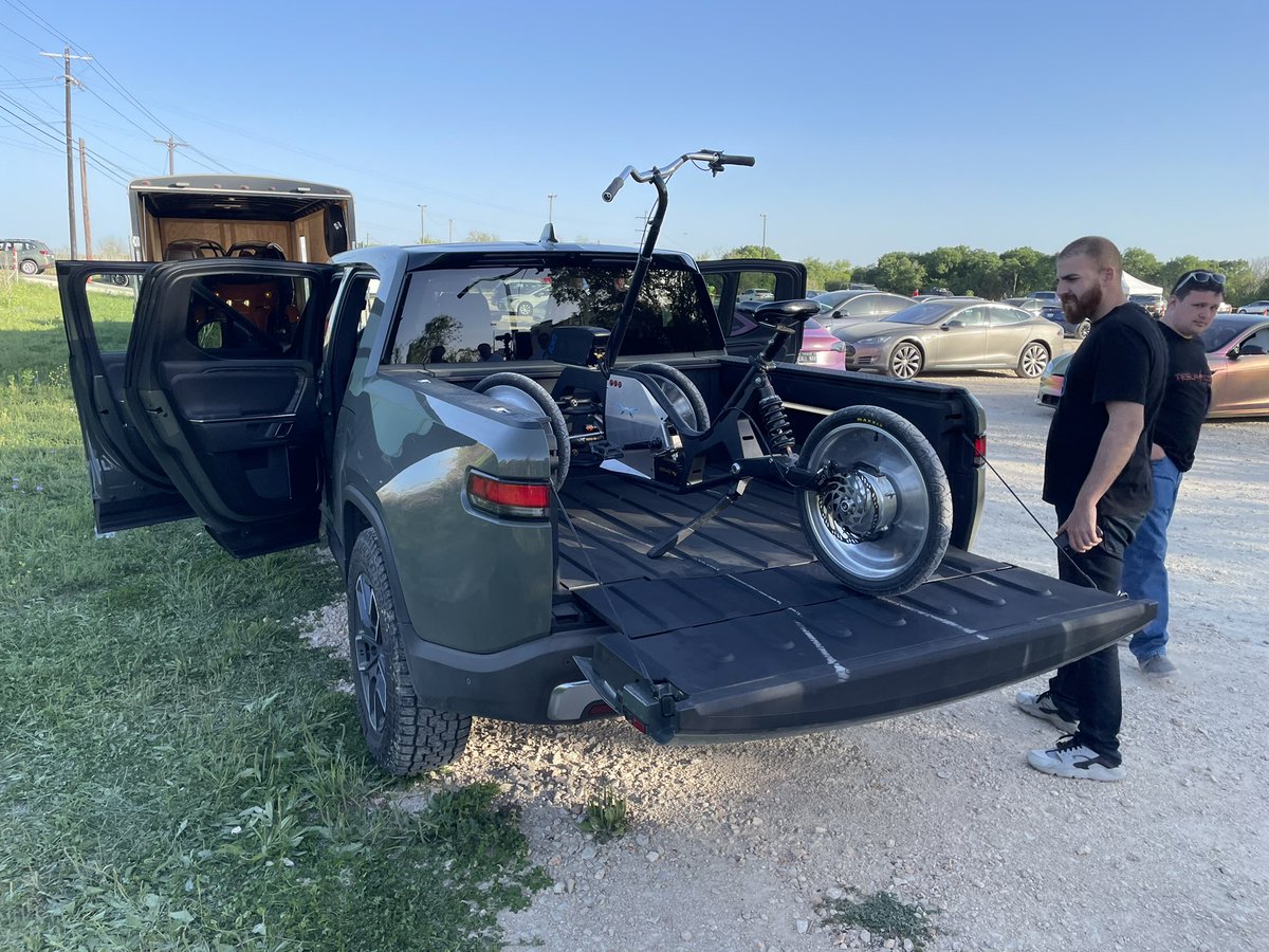cfscrewed's tweet photo. Just taking the @arcimoto MLM home in the back of the @Rivian ;) @nardopolo https://t.co/6gZj8EDZLD