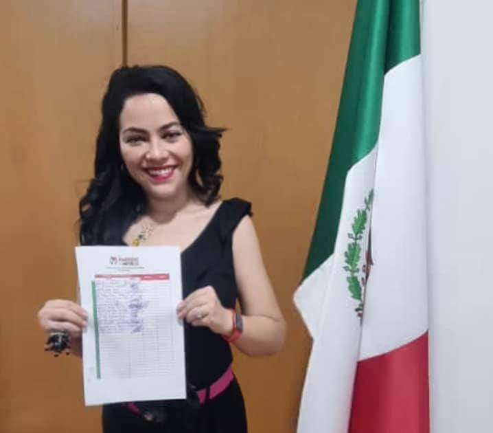 SarahCorts5's tweet photo. Como máxima representante de Zapopan en el PRI, firme el apoyo de unidad para nuestra nueva Dirigencia en el CDE PRI Jalisco. 

Estoy segura que mis amigos Laura Haro Ramírez y Omar Hernández Hernández harán un excelente trabajo al frente de nuestra Dirigencia. 
¡TODO EL APOYO! https://t.co/vs6fvMXtGW