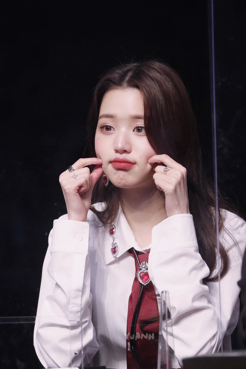 220408 아이브 팬 싸인회❤️

#원영 #WONYOUNG #장원영 
#IVE #LOVEDIVE 
#아이브 #아이브_러브다이브