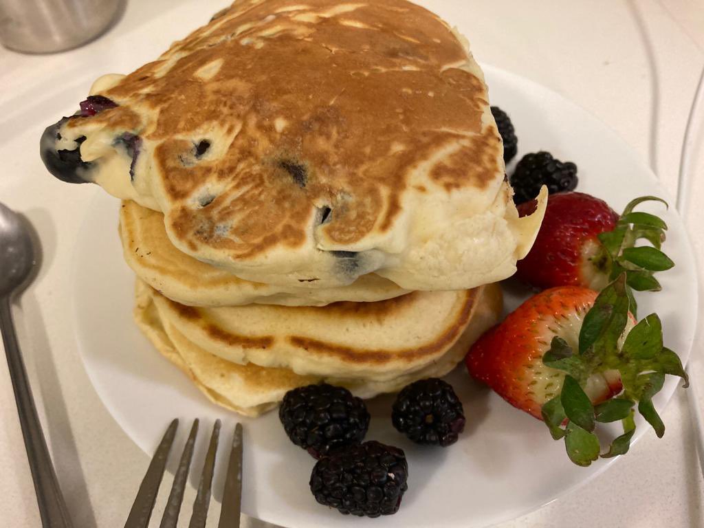 HalaAtallah3's tweet photo. Ending the week with homemade pancakes @ChemistWhoCooks 👩🏻‍🍳👩🏻‍🔬 https://t.co/a4PGYHV4fc