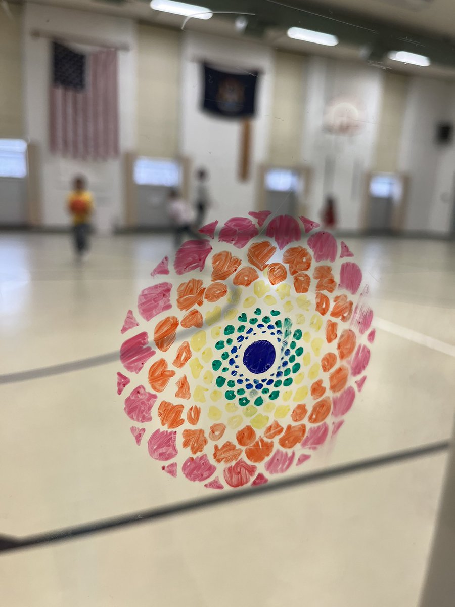 EOArtStudio's tweet photo. Highlights from the past month… 4. Mandalas!  The kiddos are STILL asking if we can do this again. Who wouldn’t want to draw on windows?! @EastoverEagles @bhschools https://t.co/OLqqRfnx3h
