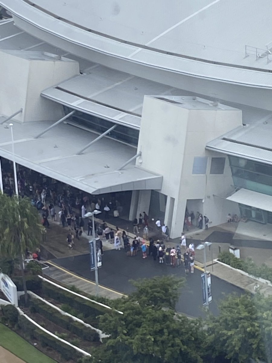 RobMcTaggart1's tweet photo. A steady stream of costumed attendees feeding into the convention centre for Supernova #notmyscene https://t.co/UhoZbUo1ab