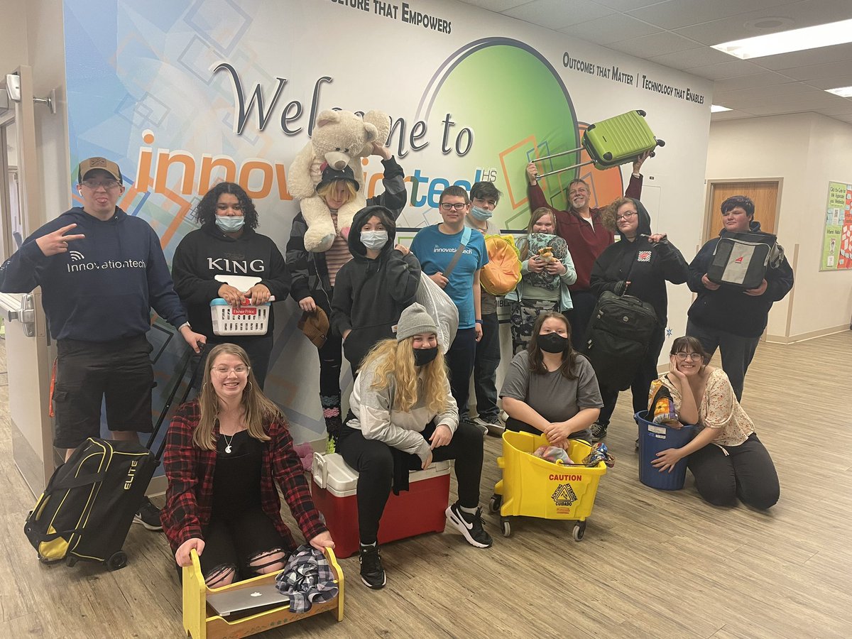MFitzTeach's tweet photo. Great end to #SpiritWeek! #KindnessCounts put in an excellent #SpringBreakBash! https://t.co/sBUV5YVHtW