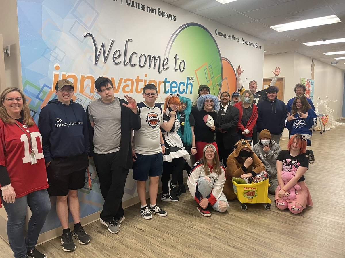 MFitzTeach's tweet photo. Great end to #SpiritWeek! #KindnessCounts put in an excellent #SpringBreakBash! https://t.co/sBUV5YVHtW