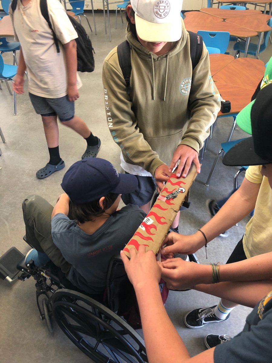 DomeniciMs's tweet photo. When life gives you lemons…find some friends like these! 

#KeepVIDAWeird 
@VIDASHARKS https://t.co/UyyxuAJ0W5