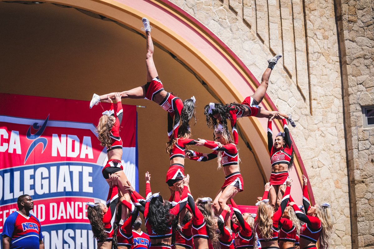 GoCards's tweet photo. 🏆 𝗡𝗔𝗧𝗜𝗢𝗡𝗔𝗟 𝗖𝗛𝗔𝗠𝗣𝗜𝗢𝗡𝗦 🏆

@UofLAllGirl wins their 8th straight &amp; 18th overall title
@louisvillecoed (Small Co-Ed) wins their 12th title overall

📝: https://t.co/j985IOuO56

#GoCards x #NCAnationals
#theworkisworthit https://t.co/PJEcj3agzH