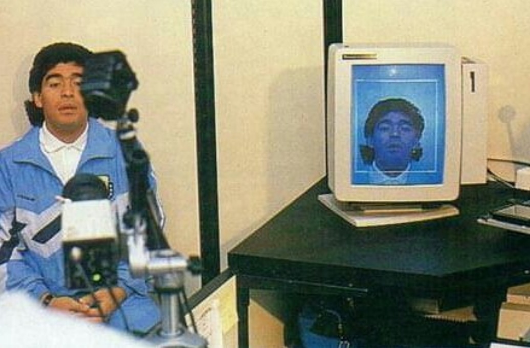 maradonoir's tweet image. Blade Runner (1982)