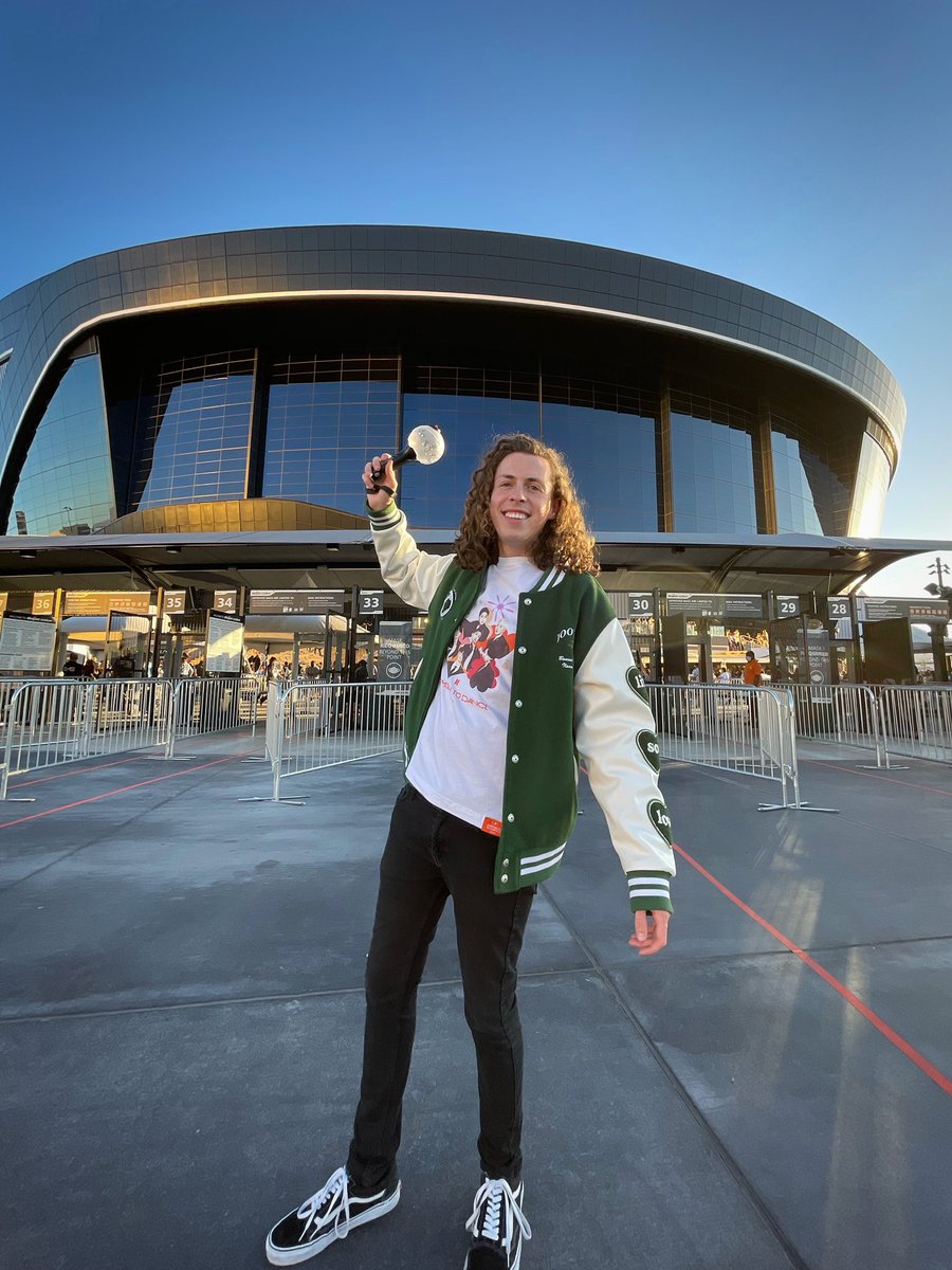 LiamMcEwan's tweet photo. Day 1. #PTD_ON_STAGE_LV https://t.co/JfkzGQFbHc