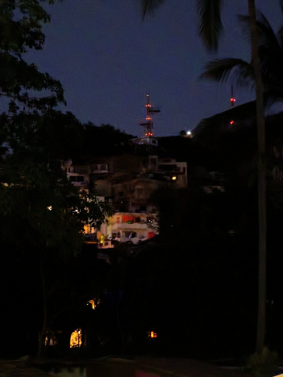 hectorbelloc's tweet photo. [Cubil Belloc]

Desde el nuevo puente Insurgentes sobre el río Cuale, aquí se vislumbran mis colores, el naranja me representa!

🧡🔥🔶

#FullStory https://t.co/chSHu0Fa7o

 #mystudio #thrillstation #hereiam #HBTV #miespacio  #myplace #venue #designstudio #cubil #artstudio https://t.co/prngZgOpHE